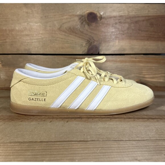 adidas Shoes - NEW Womens 11 Adidas Gazelle Lo Pro “Almost Yellow Cloud White Gum” Shoes JR8894